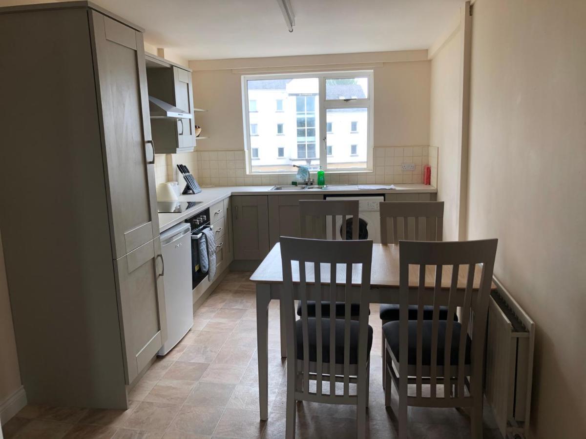 Queen Street Apartment *